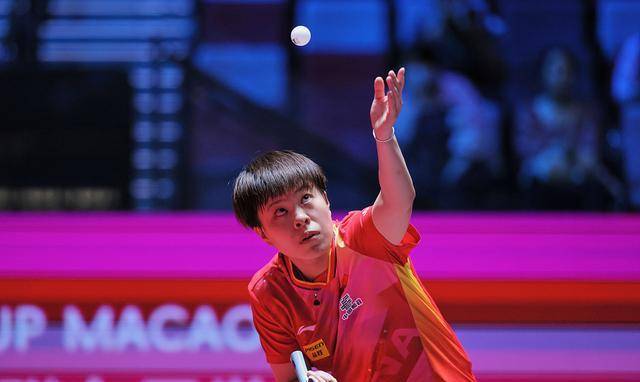 开云体育APP注册登录-包含中原雄鲨队惊险晋级西城山猫队，排球常规赛上演关键失误成转折！团队防守值得称道的词条