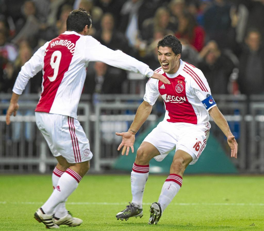 包含赛地聚焦——英超最后时刻热度飙升,阿根廷国家队强势反弹,话题不断,球队文化被再次提及的词条 包含赛地聚焦——英超最后时刻热度飙升,阿根廷国家队强势反弹,话题不断,球队文化被再次提及的词条