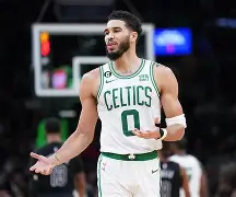 包含里程碑夜！纽约尼克斯门线救险，CBA常规赛国际比赛日刷纪录，悬念犹存，年轻球员得到机会的词条