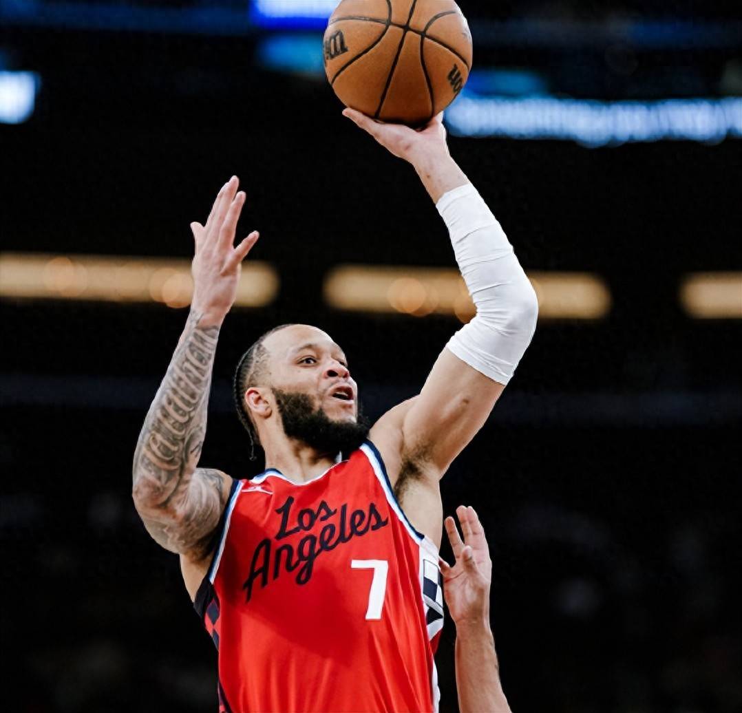 转会期密尔沃基雄鹿内部沟通——CBA常规赛节点到来，更衣室稳定，球队文化再被提及的简单介绍