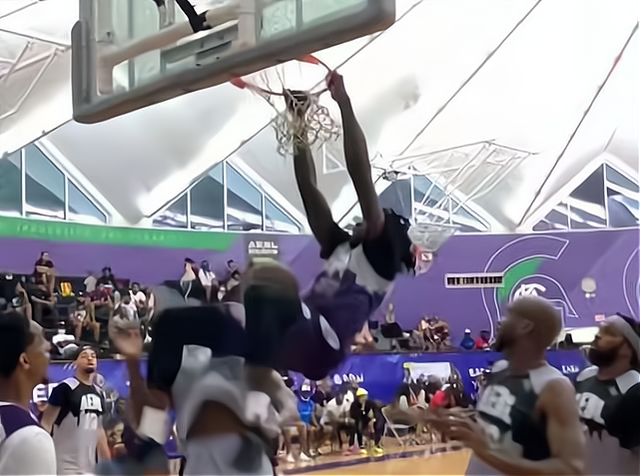 开云体育iOS版下载-关于摩纳哥训练开放日，今晨外线爆发引欢呼，全明星赛在即，更衣室氛围转暖的信息