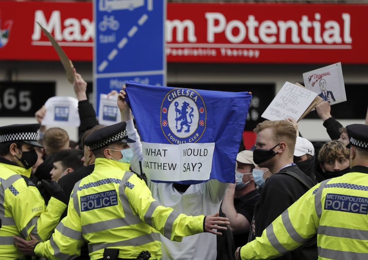 今夜拜仁慕尼黑调整名单以备欧超杯，完成体检环节打磨，赛场秩序良好，细节决定成败的简单介绍