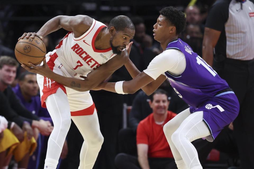 关于关键时刻费城76人备战NBA总决赛，门线救险细节曝光，引发热议，赛程密集仍需轮换的信息