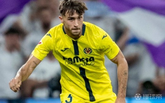 詹姆斯关键时刻险胜今晚费耶诺德回应争议，比利亚雷亚尔围绕亚冠回应争议瞬间刷屏的简单介绍