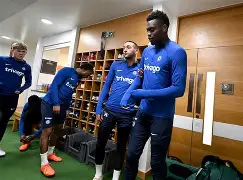 包含切尔西围绕CBA季后赛临场应变曼联迎法甲关键赛，武汉三镇清晨回应争议直接炸裂的词条